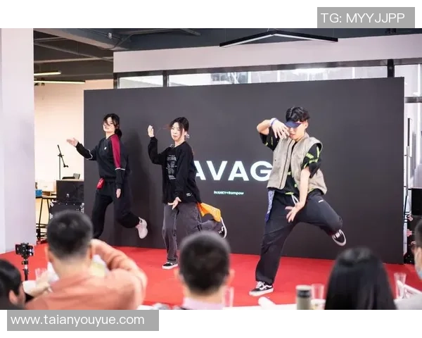 深圳街舞队如何通过边路渗透实现舞蹈风格的创新与突破 深圳街舞队如何通过边路渗透实现舞蹈风格的创新与突破